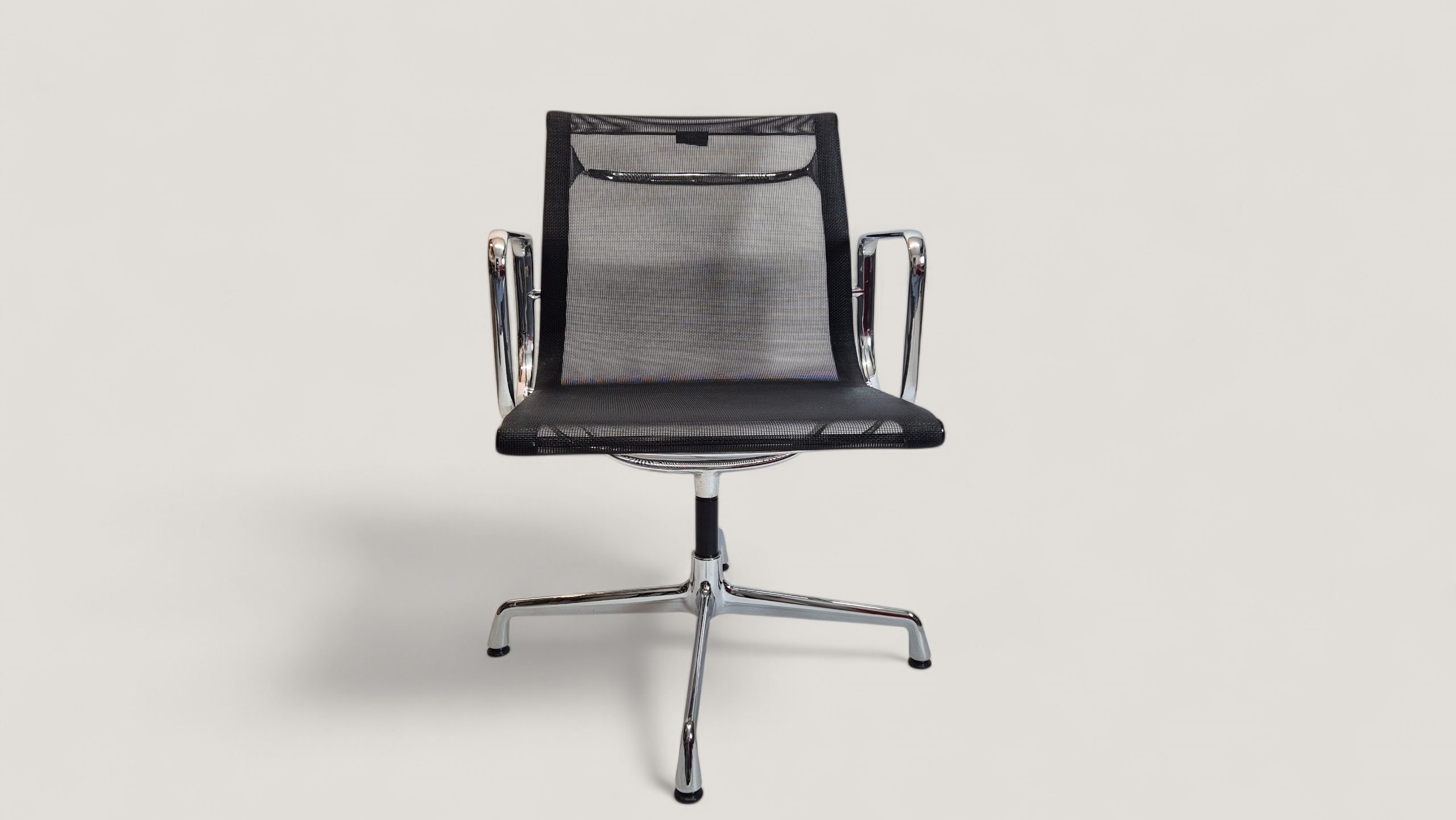 Original VITRA Eames Alu Chair EA 108 Mesh Netz Stuhl – Bild 3