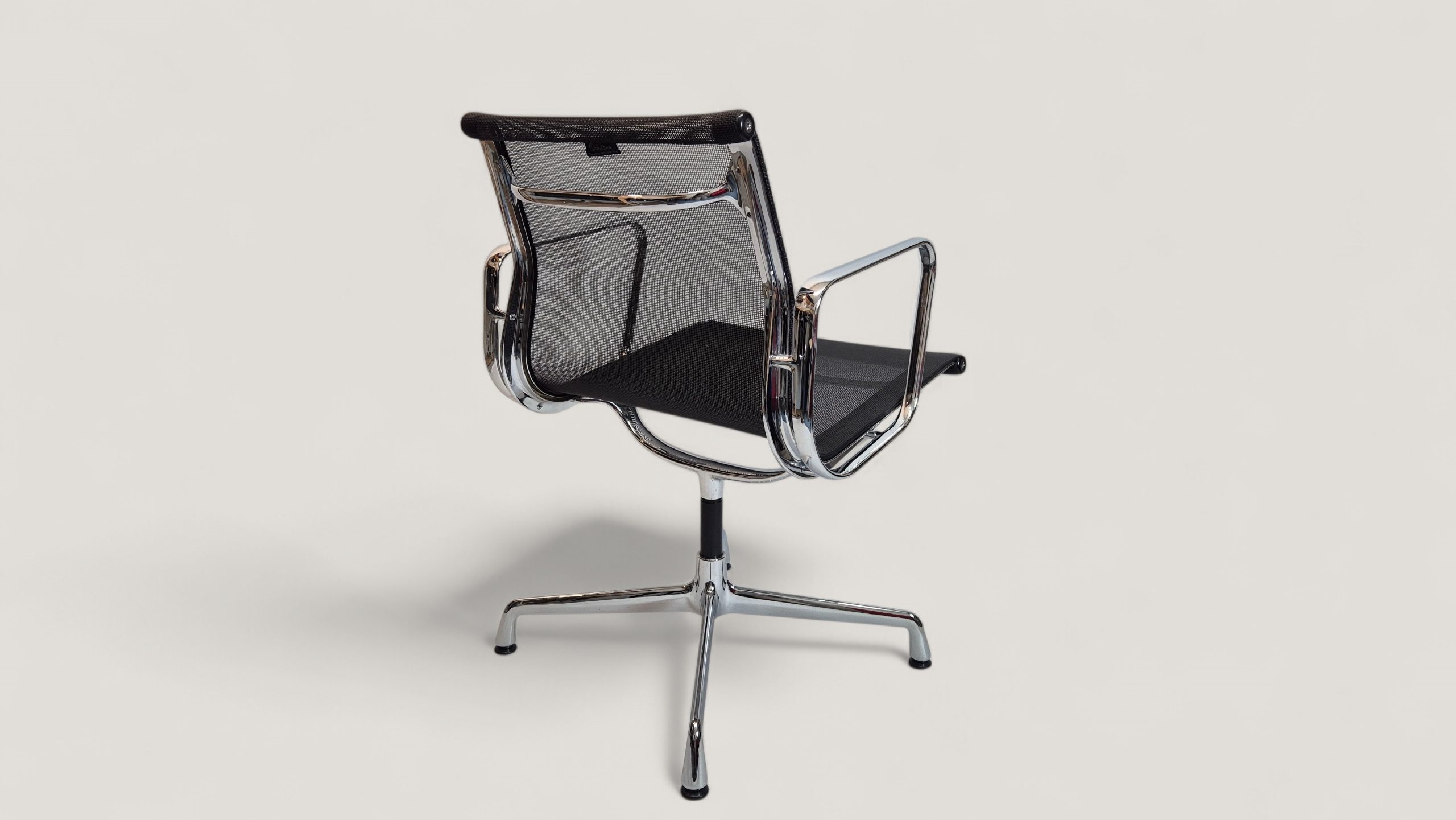 Original VITRA Eames Alu Chair EA 108 Mesh Netz Stuhl – Bild 6