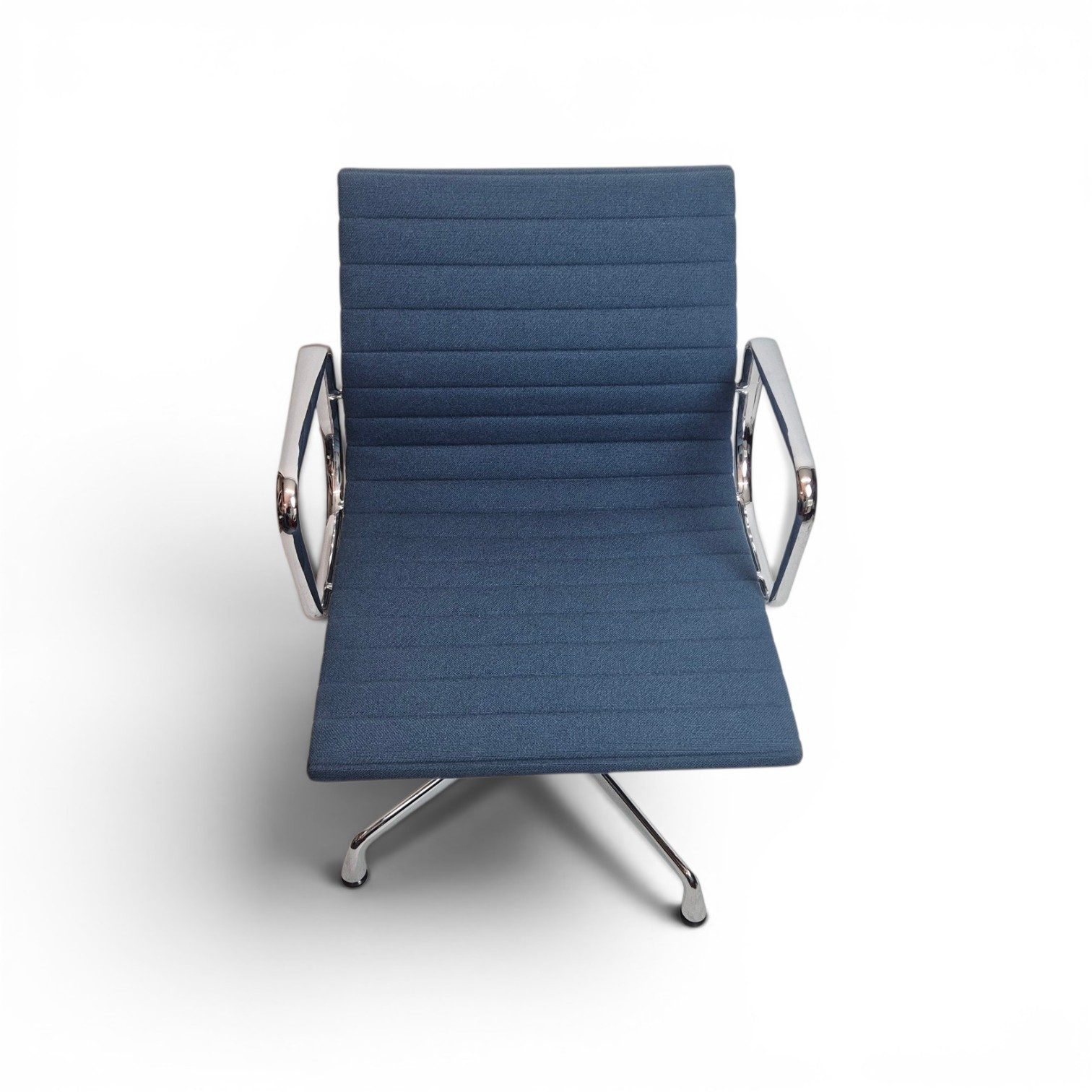 VITRA Eames Aluminium Chair EA 108 gebraucht Blau – Hopsak, verchromtes Gestell – Bild 6