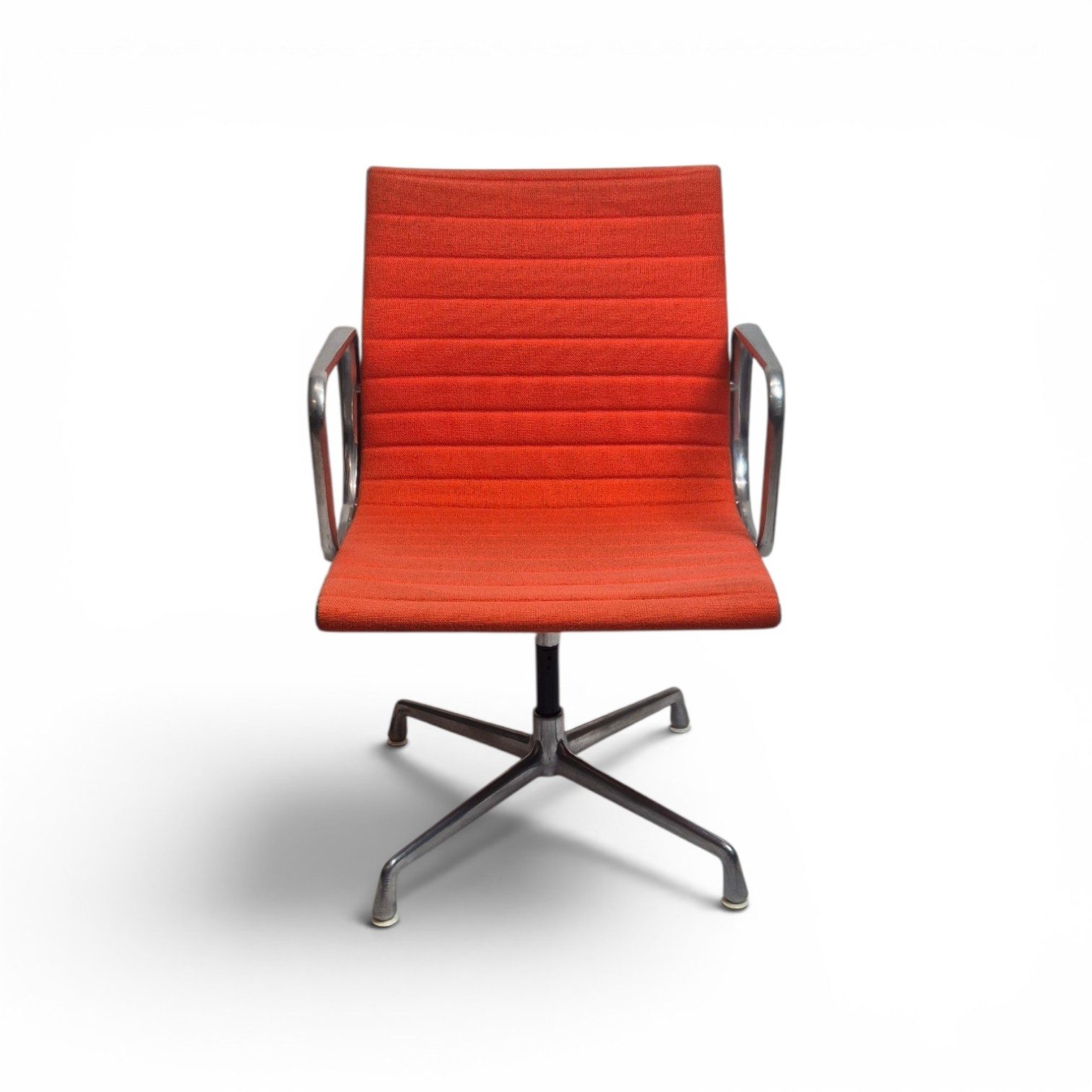 VITRA Eames Aluminium Chair EA 108 gebraucht Orange – Hopsak, Aluminiumgestell – Bild 6
