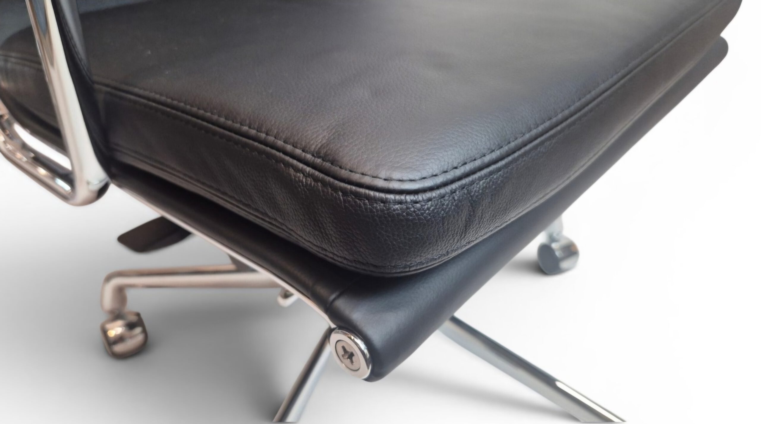 VITRA Eames Aluminium Chair EA 219 gebraucht Leder schwarz neuwertig – Bild 6