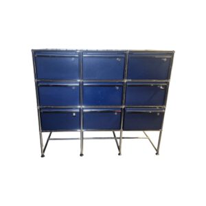 USM Haller Highboard 3x3 Stahlblau gebraucht | 9 Schubladen | verchromt in der Frontalansicht von vorne