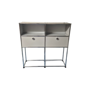 USM Haller Highboard 2x2 gebraucht | Lichtgrau Stahlblech | 100×100×25 cm | Original in der Frontalansicht von vorne