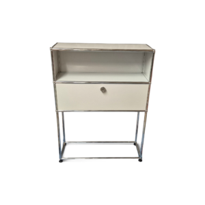 USM Haller Highboard gebraucht | Lichtgrau Stahlblech | 100cm Höhe | Original in der Frontalansicht von vorne