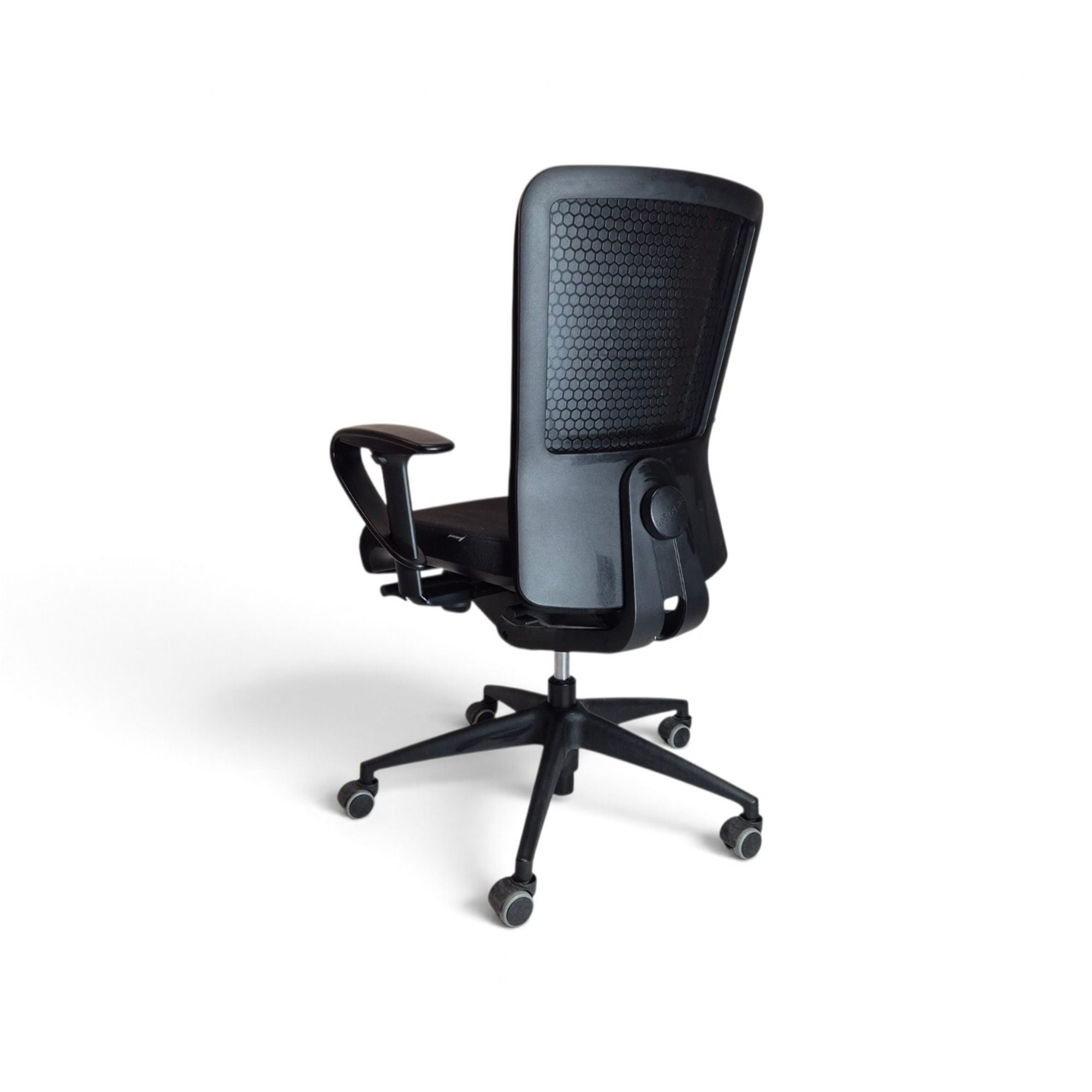 Girsberger Bürodrehstuhl gebraucht, Schwarz Stoff, Ergonomisch Black Edition, Original schräg von hinten rechts