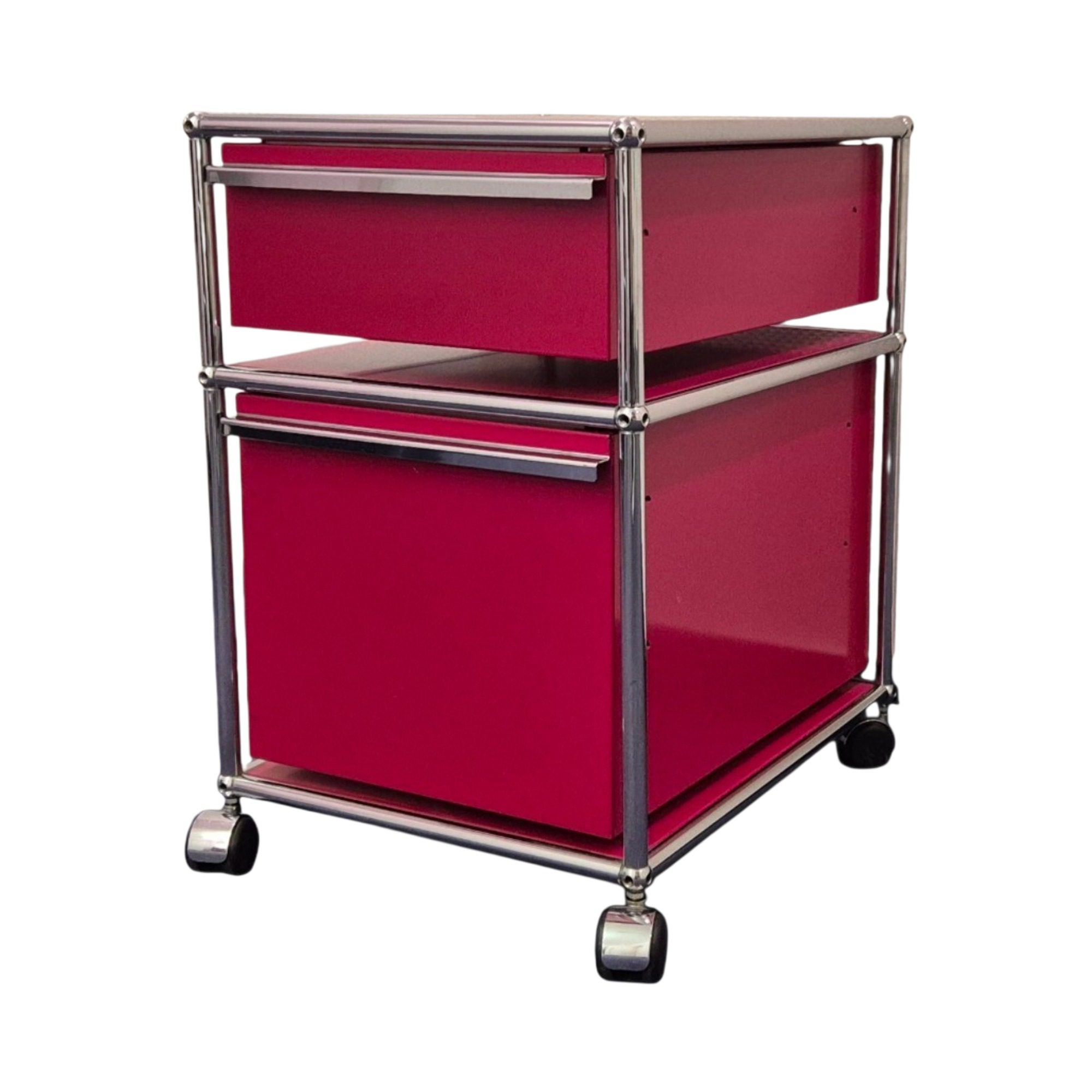 USM Haller Rollcontainer 2 Auszüge gebraucht, Rot Stahlblech, Verchromtes Gestell, Original schräg von vorne rechts